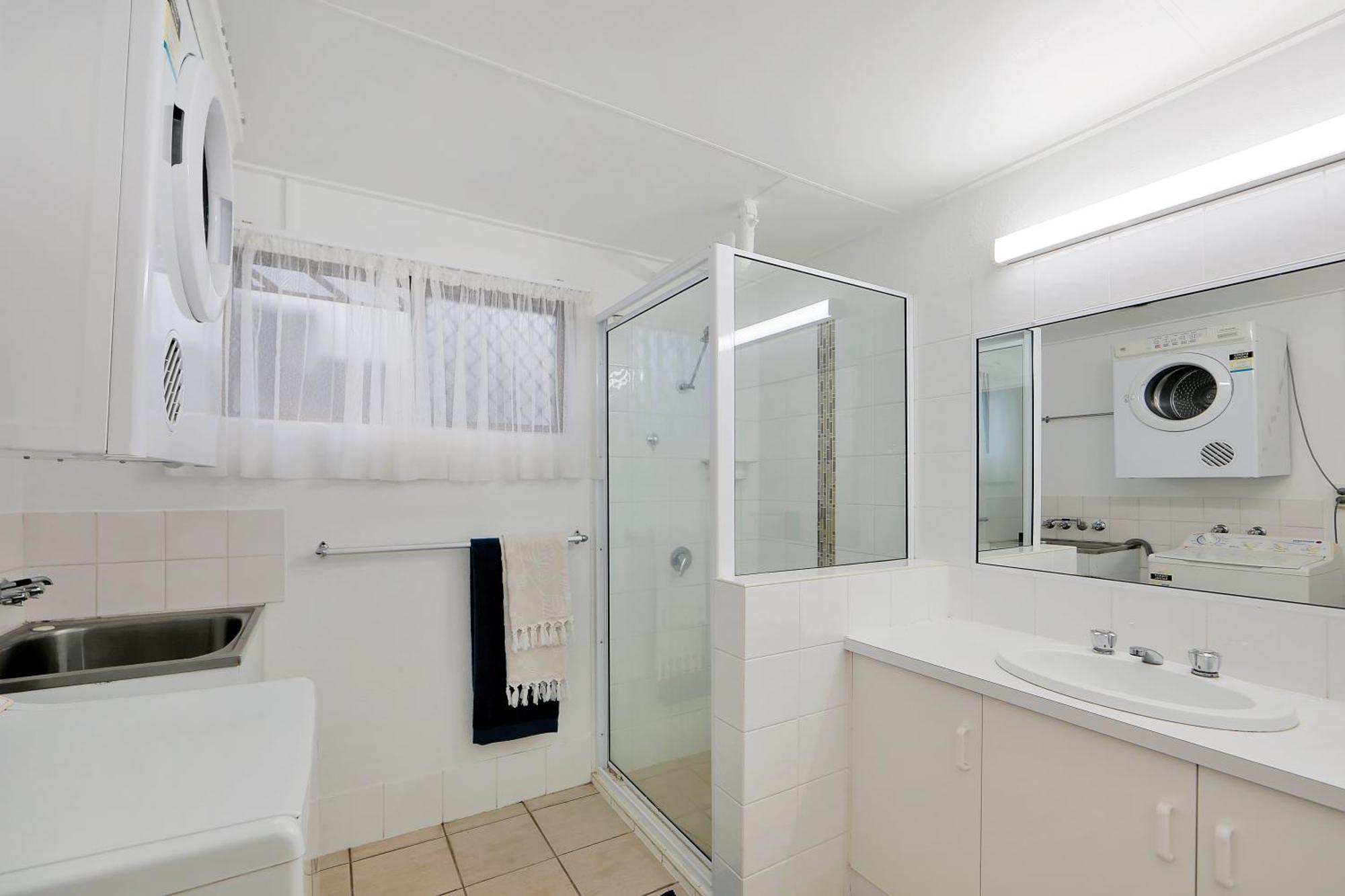 Nautilus Beachside Apartments Bargara Ruang foto