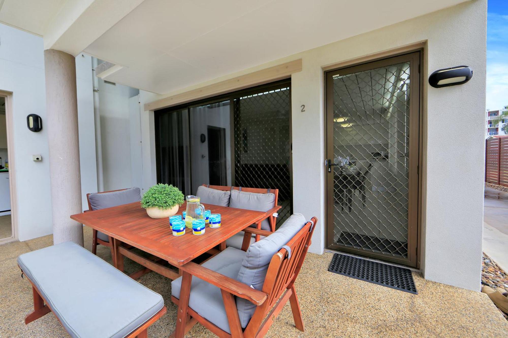 Nautilus Beachside Apartments Bargara Ruang foto